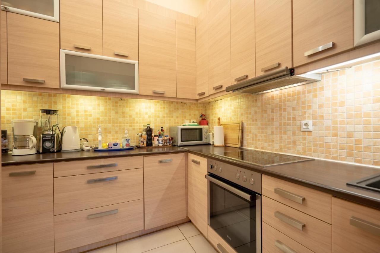Acropolis Metro St.3 Bedrοοms 6 Persons Maisonette Athene Buitenkant foto