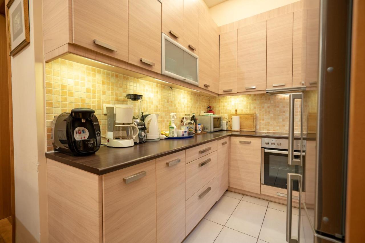 Acropolis Metro St.3 Bedrοοms 6 Persons Maisonette Athene Buitenkant foto