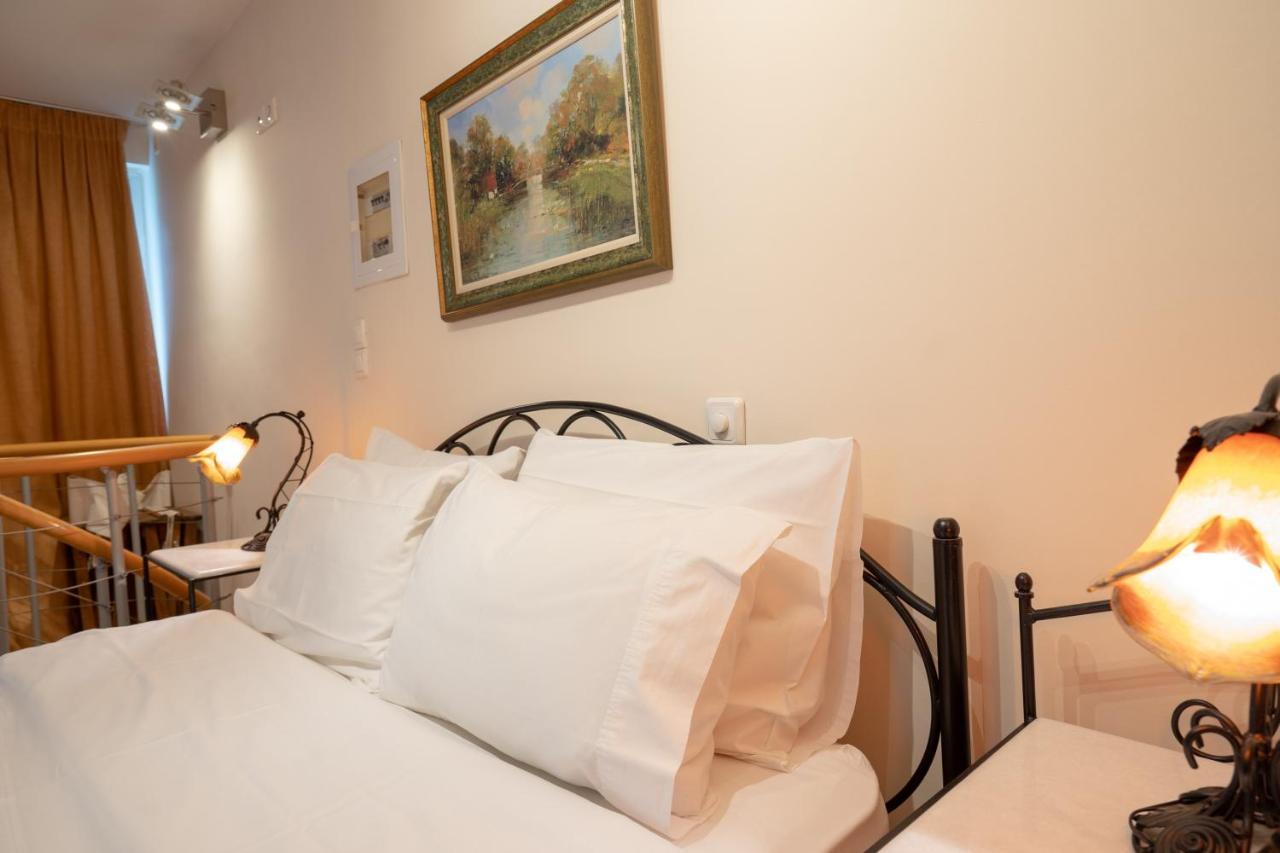 Acropolis Metro St.3 Bedrοοms 6 Persons Maisonette Athene Buitenkant foto