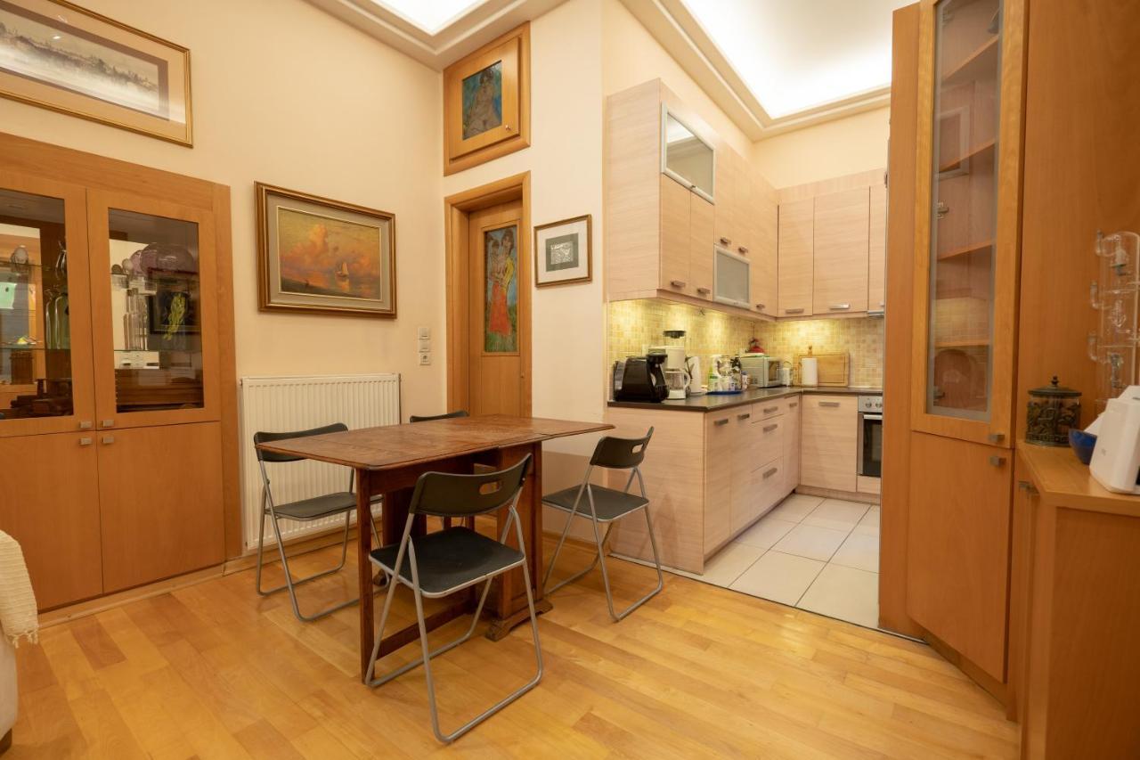Acropolis Metro St.3 Bedrοοms 6 Persons Maisonette Athene Buitenkant foto
