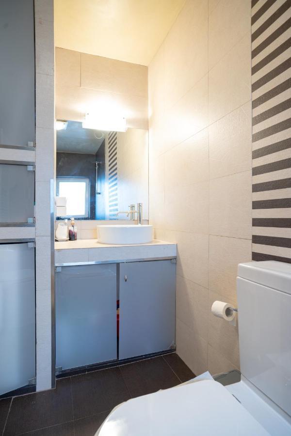 Acropolis Metro St.3 Bedrοοms 6 Persons Maisonette Athene Buitenkant foto
